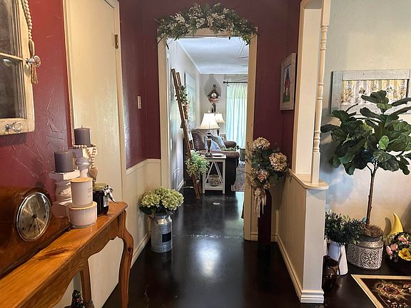 2nd image of 1119 Henderson St