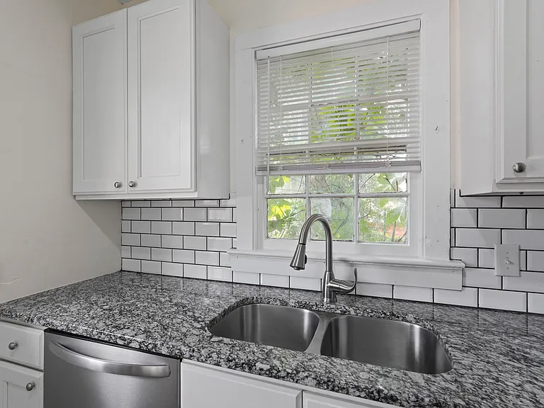 2409 Jefferson St #A — Photo 11