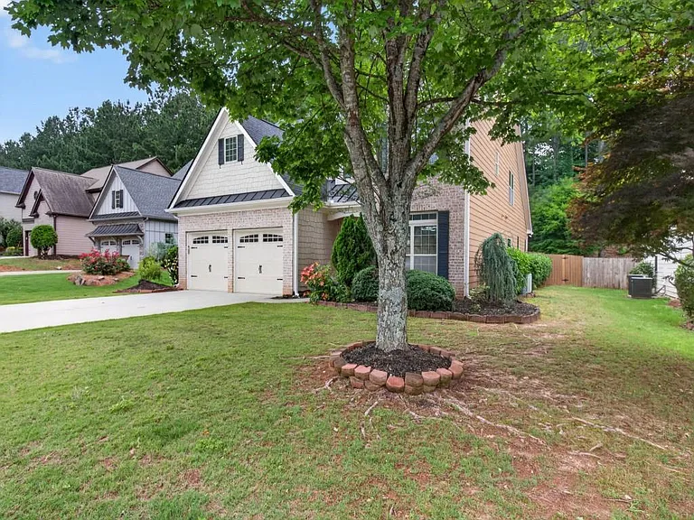 2935 Whitfield Ave — Photo 5