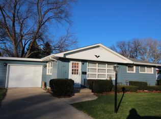 1321 Plum St, Aurora, IL 60506