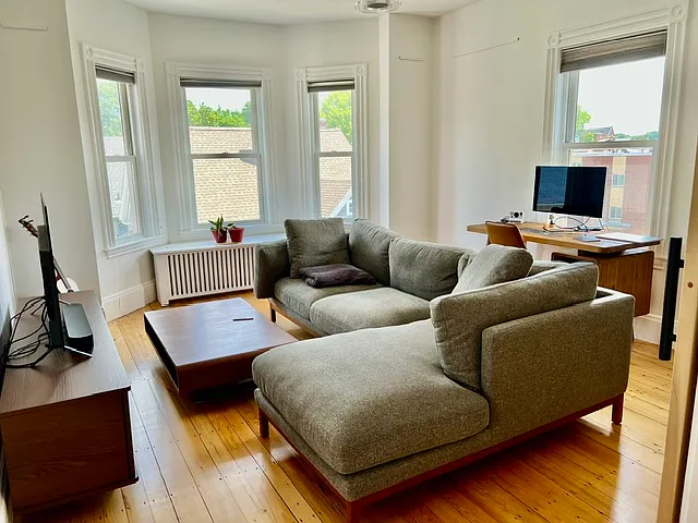 25 Ballard St #2 — Photo 4