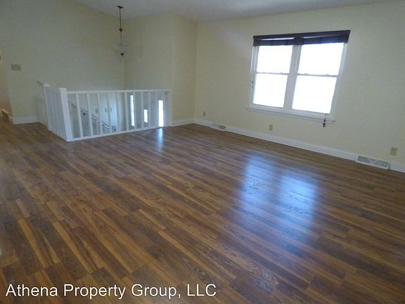 2nd image of 1827 Northbridge Dr