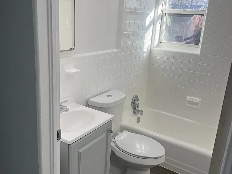 2410 Benjamin E Mays Dr SW — Photo 7