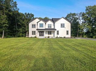 10 Falcon Dr, Shrewsbury, MA 01545