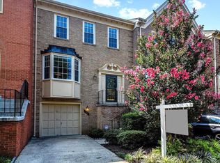 4668 Luxberry Dr, Fairfax, VA 22032