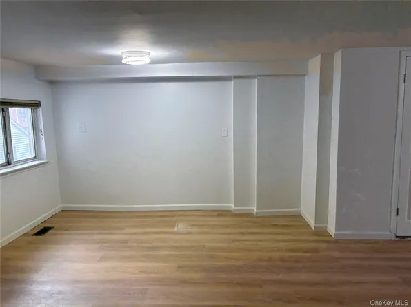 277 Graff Avenue, Bronx, NY 10465