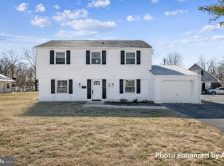 2 Sylvan Ln, Willingboro, NJ 08046