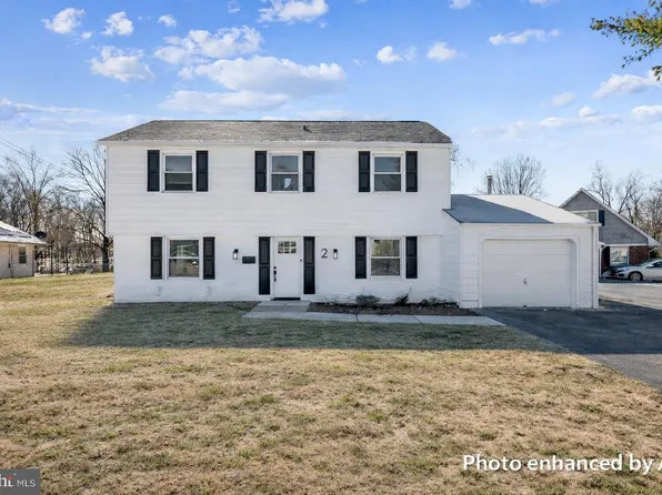 2 Sylvan Ln, Willingboro, NJ 08046