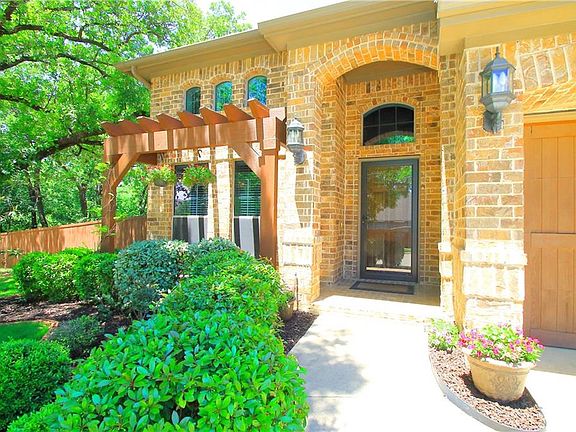 4th image of 100 Lakehill Dr