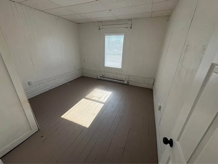 400 N Anderson St #400 — Photo 6