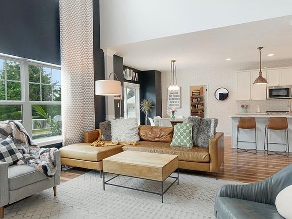 2nd image of 13069 Pennsylvania Pl