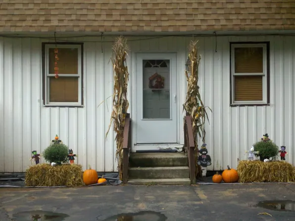 1 Martha Ave, Griswold, CT 06351