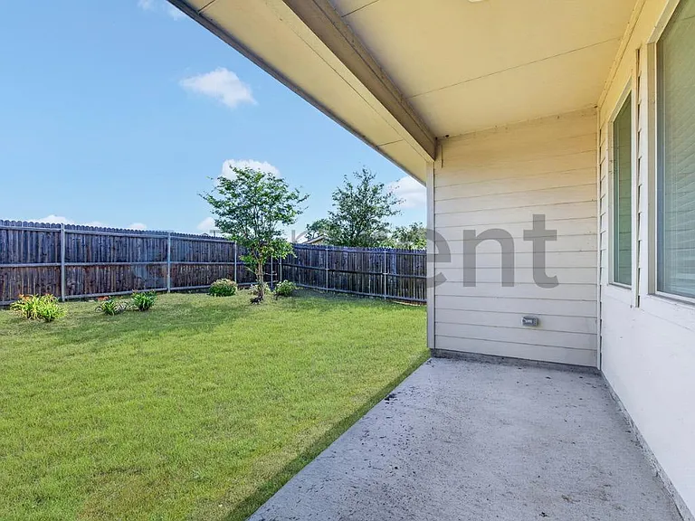2130 Clarion Dr — Photo 16