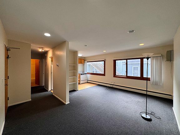 2nd image of 1415 5th St SE APT 7