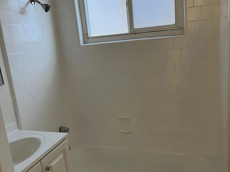 2205 Lawrence Ave — Photo 6