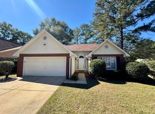 100 Wembley Ct, Dothan, AL 36305