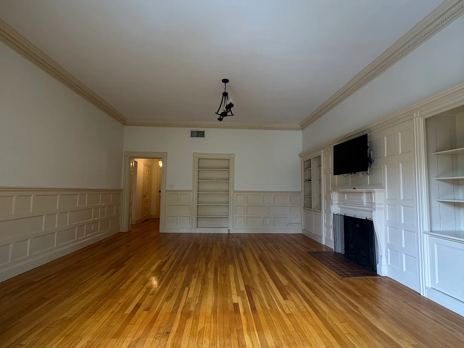 1 bed, 825 sqft, $4,000 — Photo 2