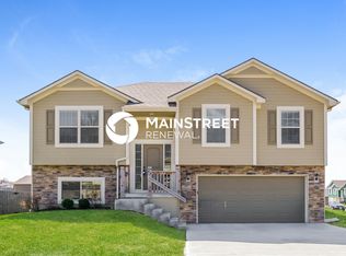 501 Fall Meadow Ln, Belton, MO 64012