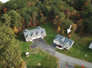 100 Hummingbird Ln #E, Groton, MA 01450