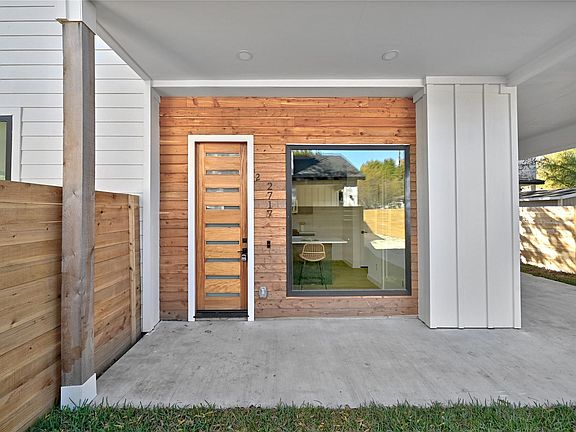 2nd image of 2717 Lyons Rd #2