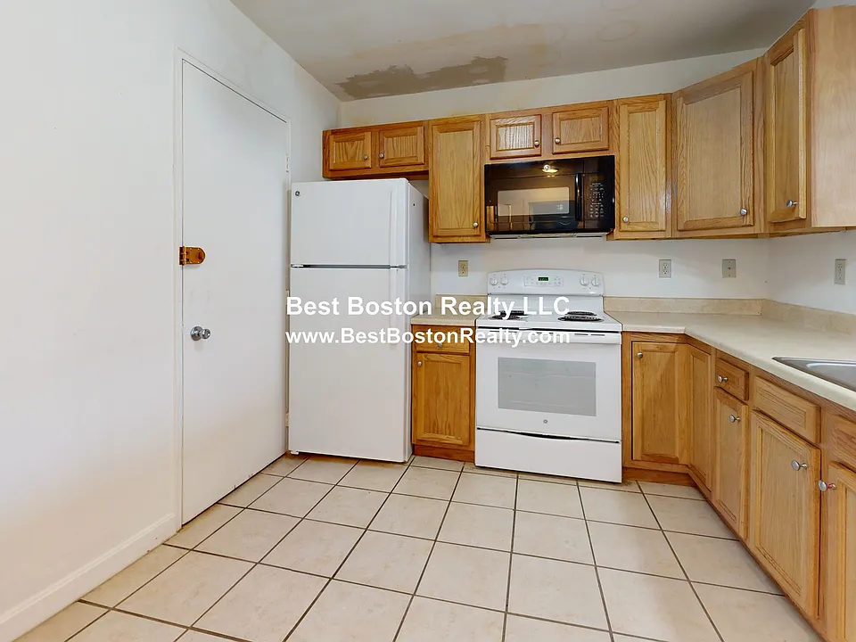 43 Eleanor St #2