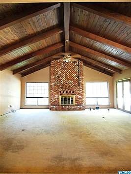 3rd image of 240 E La Vida Ave