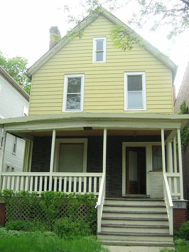 4534 N Ashland Ave photo 1