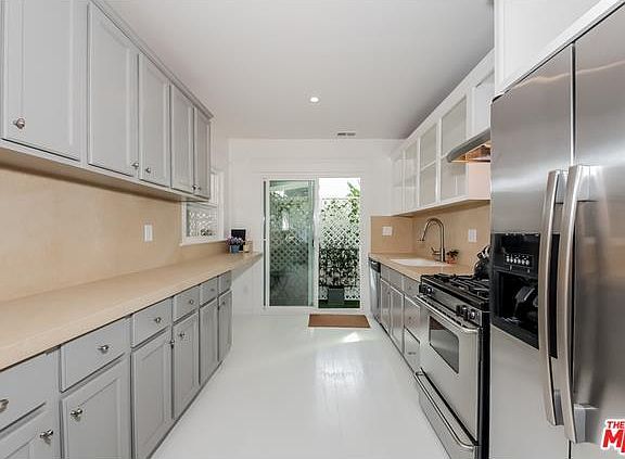 3rd image of 5008 Lemon Grove Ave