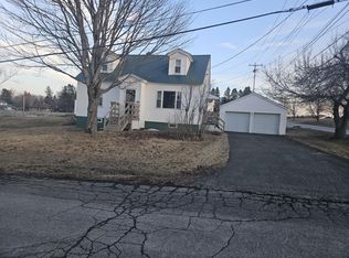 18 Vernon Avenue, Limestone, ME 04750
