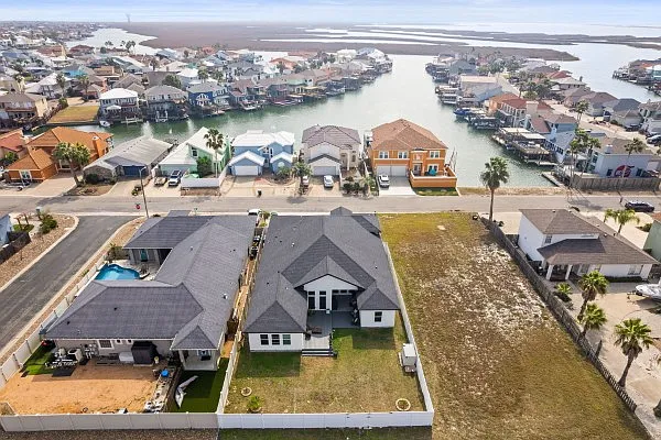 13538 Catamaran Dr — Photo 24