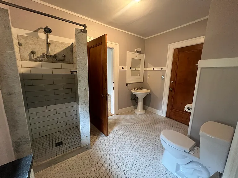 515 N Pinckney St #3 — Photo 3