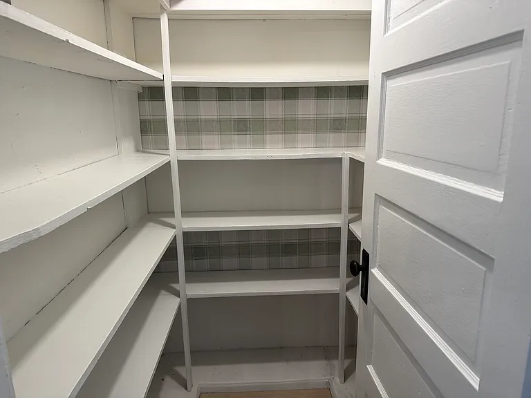 155 N 200 E — Photo 10