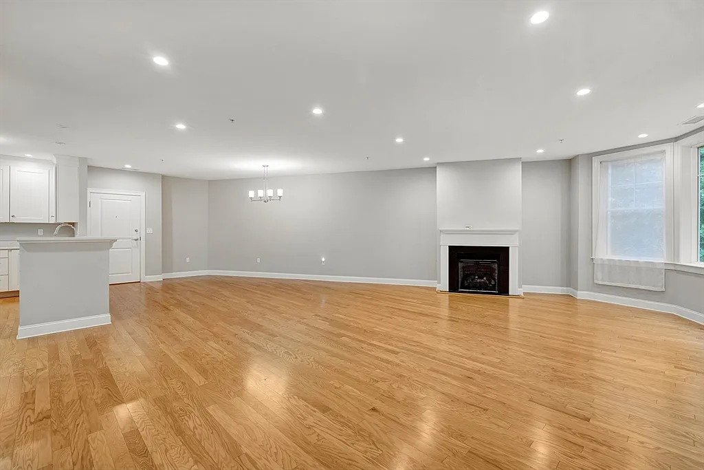 2 bed, 2.0 bath, 1519 sqft, $3,500 — Photo 3