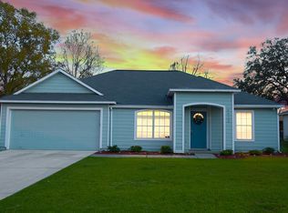 8922 Castle Rock Dr, Jacksonville, FL 32221