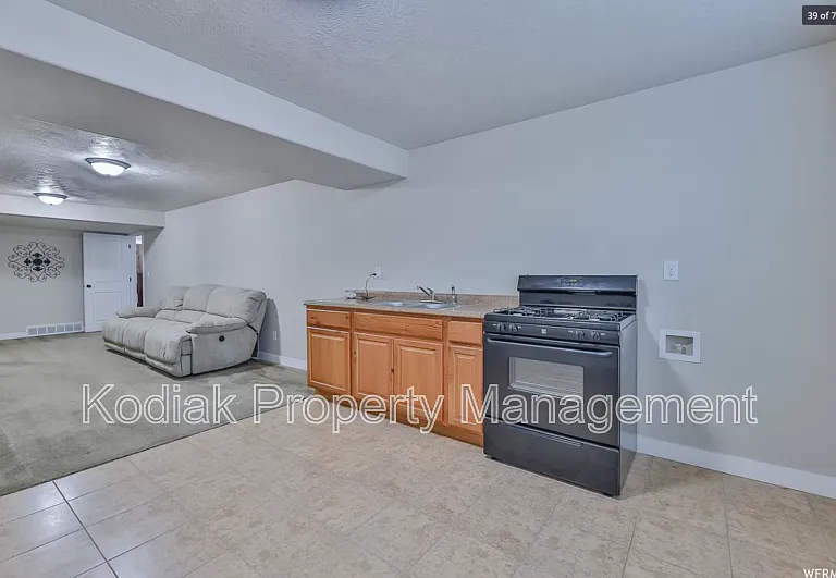 1463 S Kentucky Derby Way — Photo 22