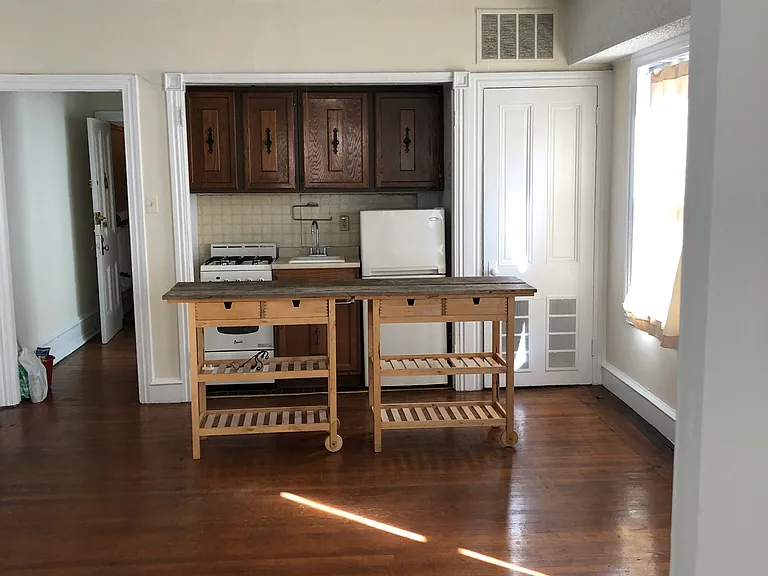 2124 Walnut St #3R — Photo 10