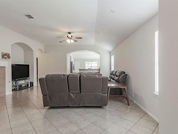 5th image of 603 Cunningham Dr