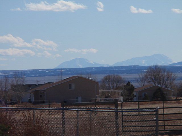 1st image of 1147 W Covered Wagon Dr