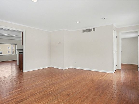 5th image of 346 Lake Rd E