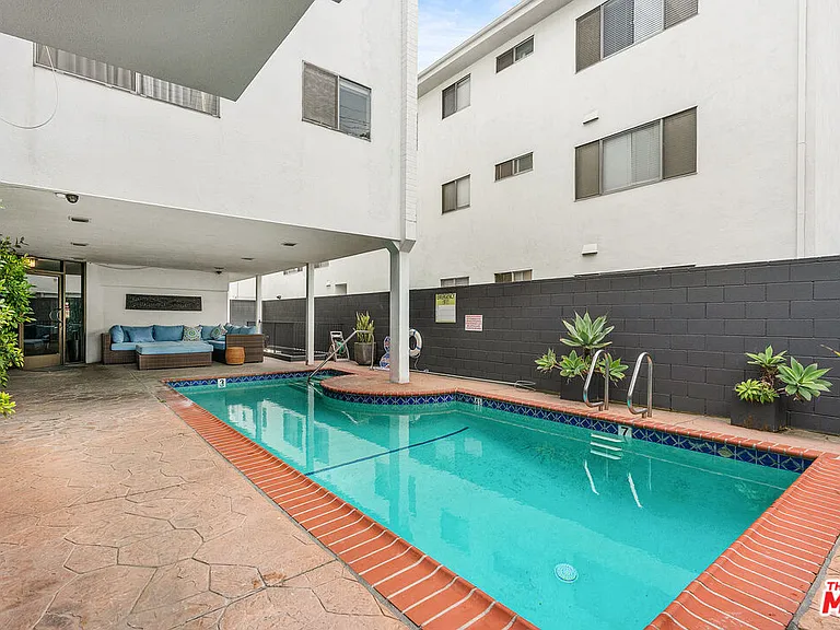 419 N Oakhurst Dr #203 — Photo 24