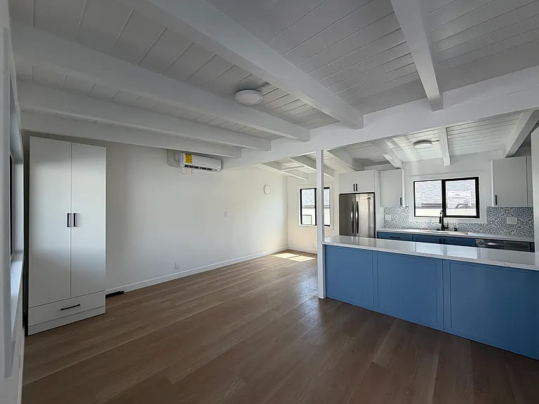 135 28th St #139 — Photo 3