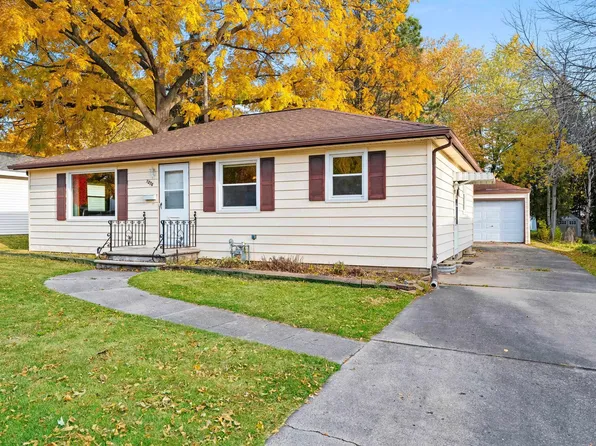 1276 Bond St, Green Bay, WI 54303