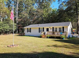 25 Little John St, Reedville, VA 22539