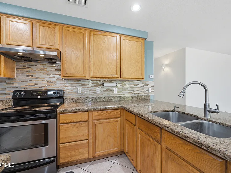 3358 E Park Ave — Photo 12