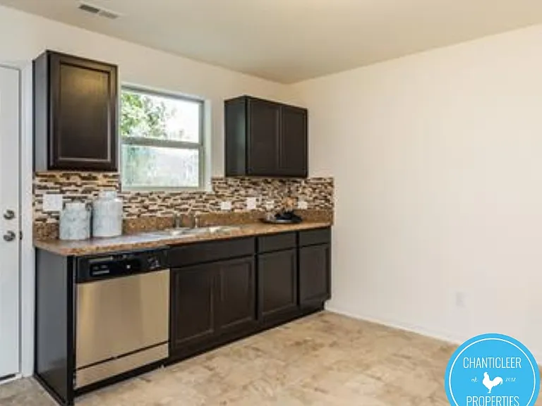 3536 Midway Island Ct — Photo 6