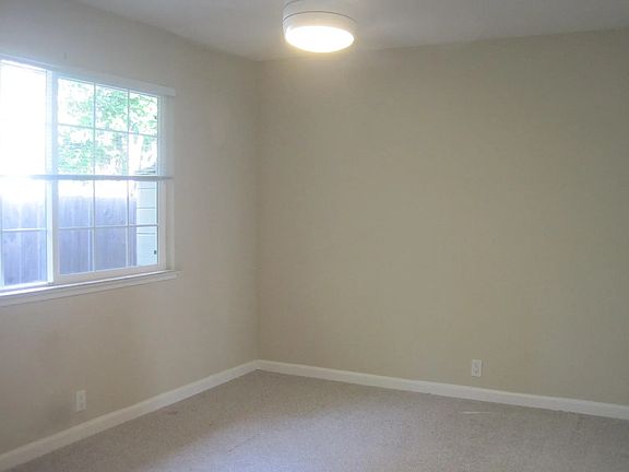 5th image of 10111 Craft Dr APT B