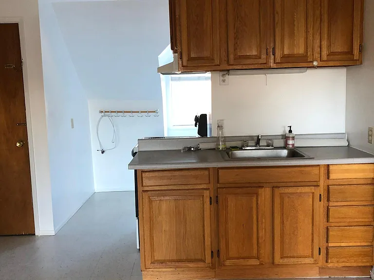 2715 Benvenue Ave — Photo 1