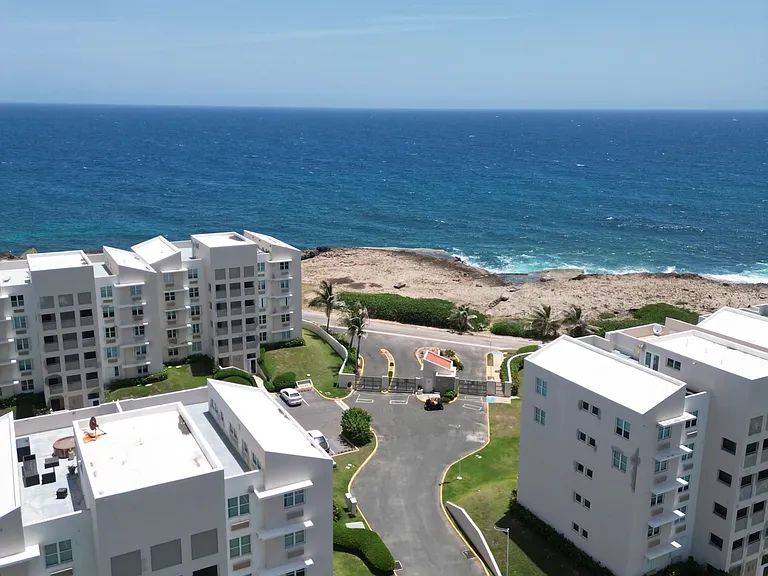 511 Francisco Camacho #A-306 — Photo 1