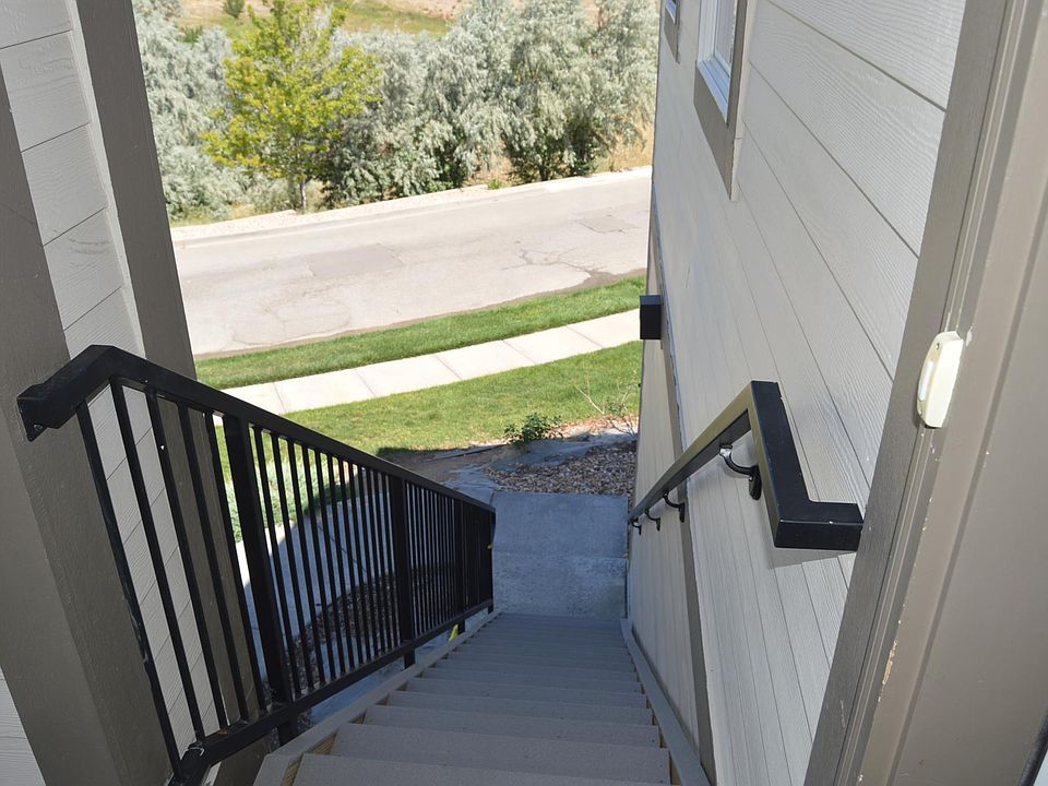 Unit Entry Stairway