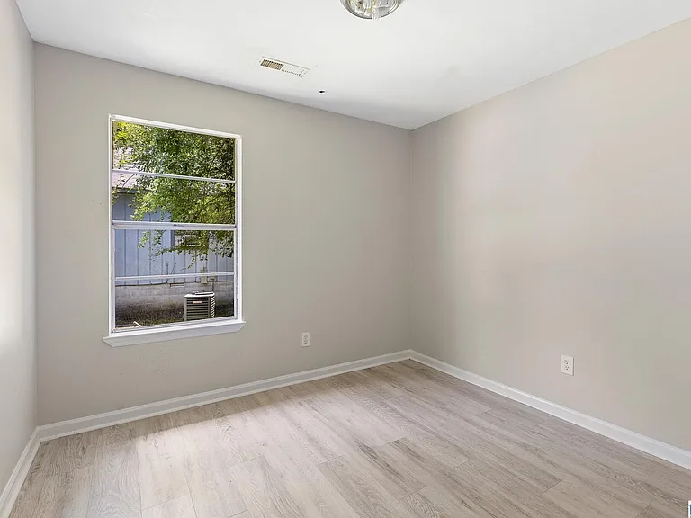 63 Bluebell St — Photo 4